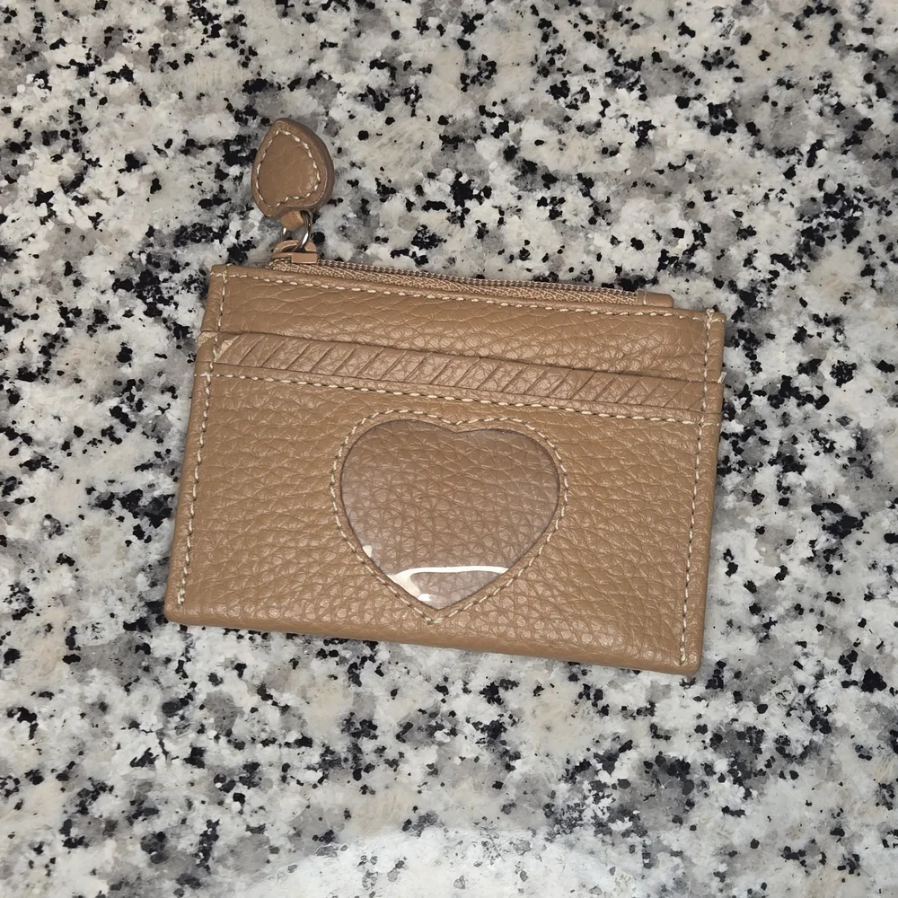​Brighton Toffee Pebbled Leather ID Card Case Hearth Shape Cutout